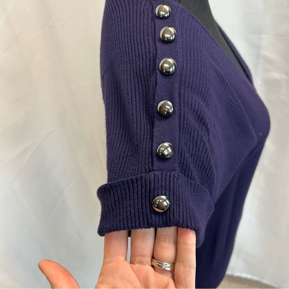 CLEO dark purple short sleeve V-neck knit sweater sz XS - Picture 2 of 9
